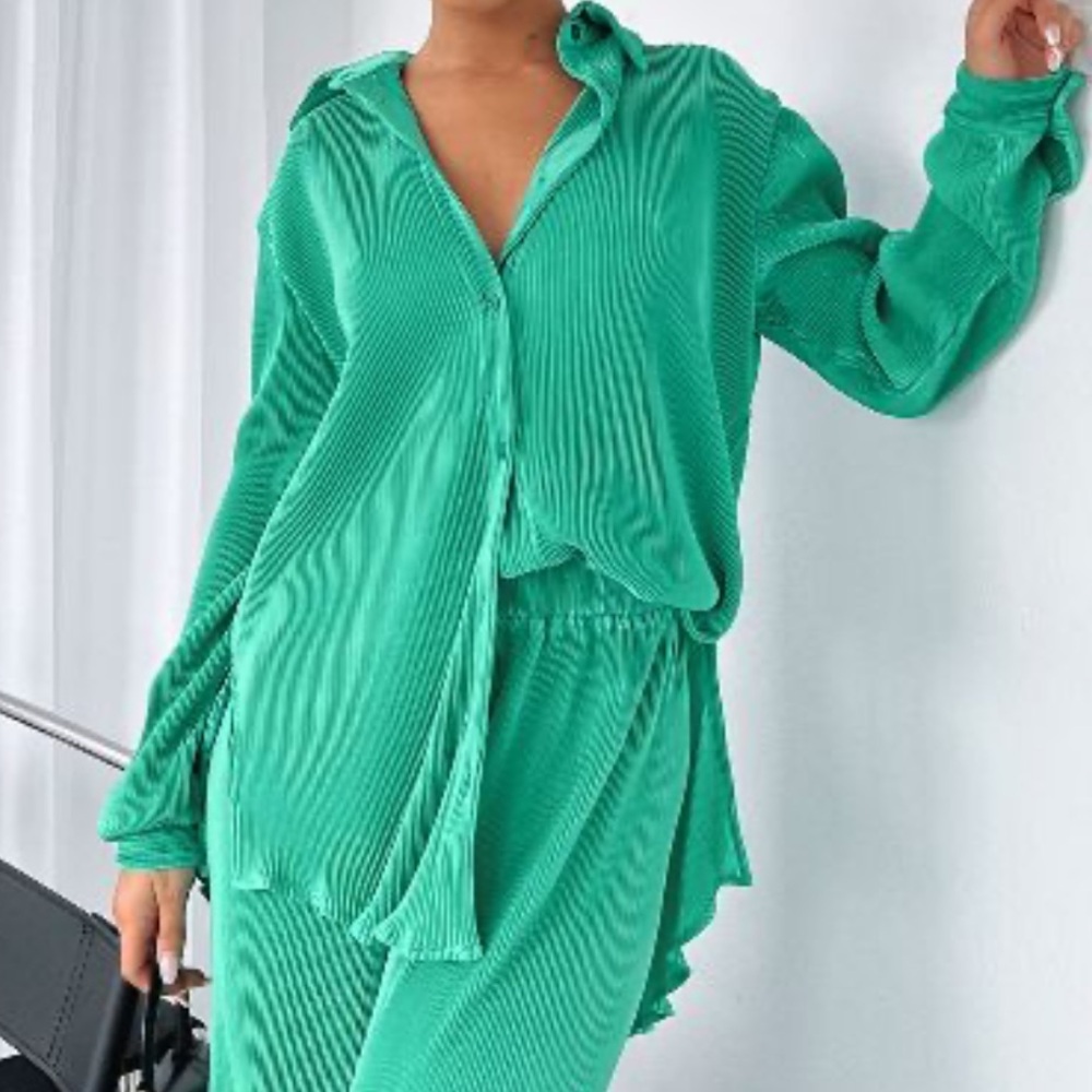 white fox barely worn matching green set